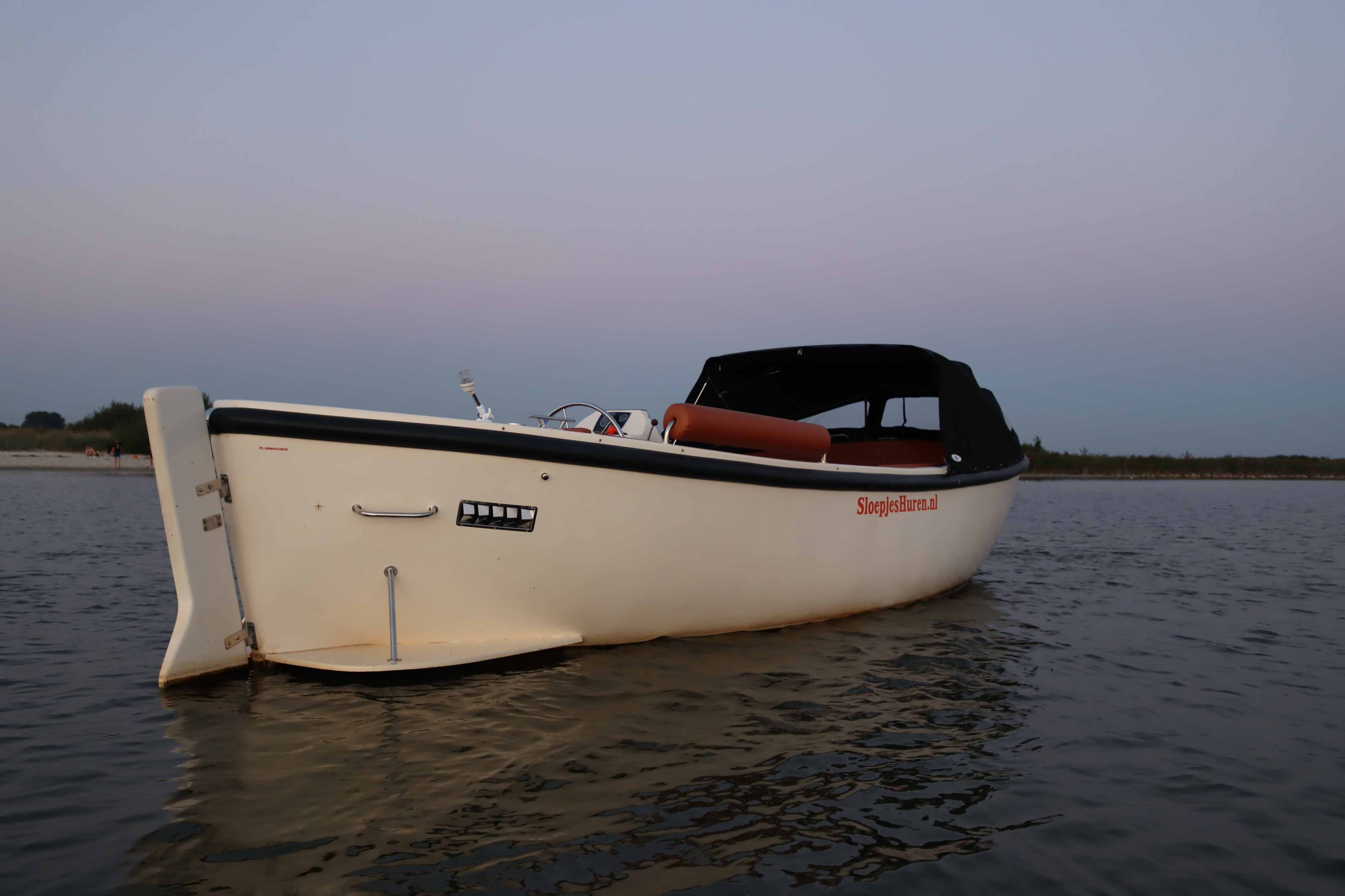 Sloep 750 Lounge van Sloepjeshuren.nl in Lemmer