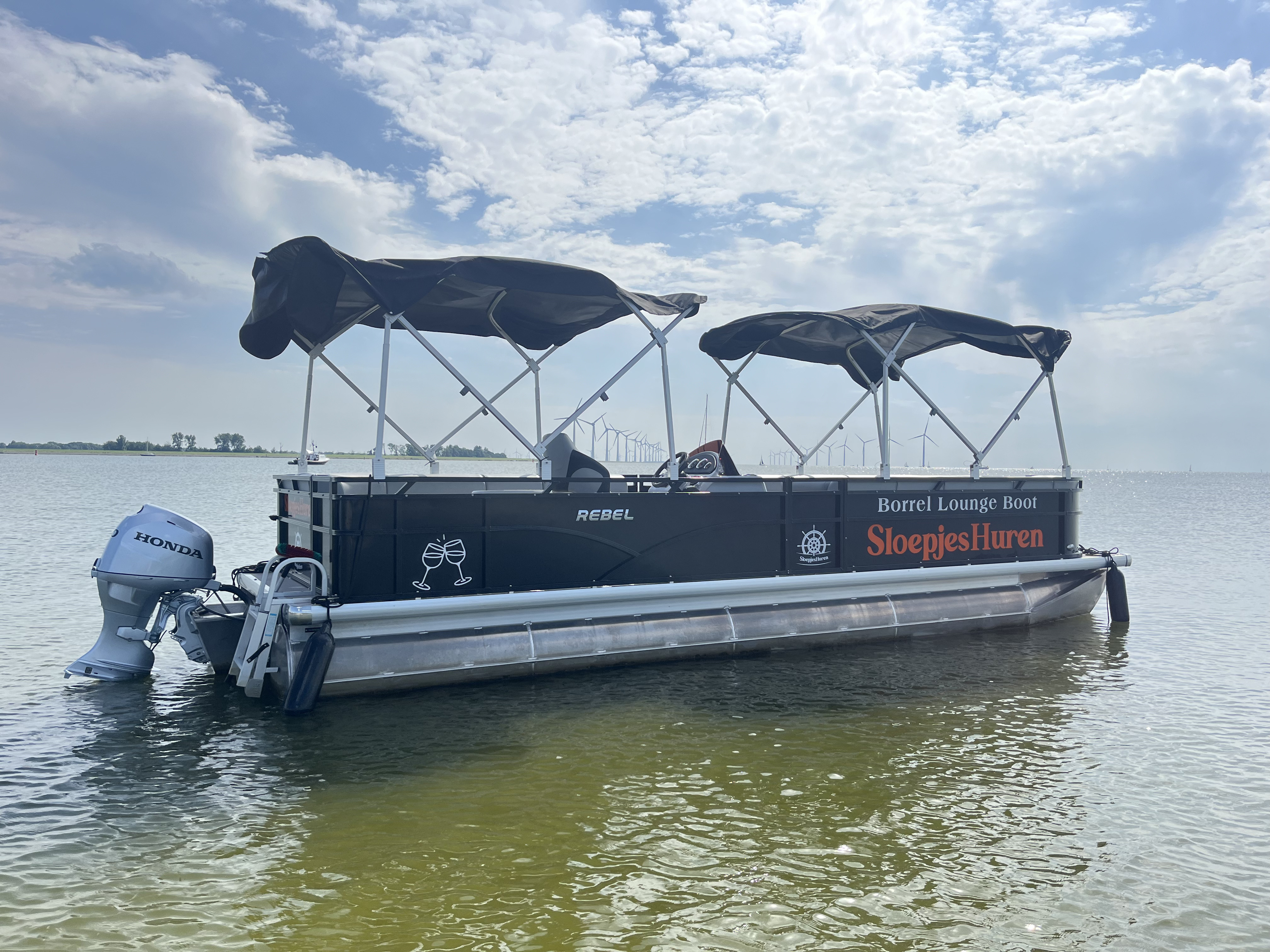 Borrel Lounge Boot van Sloepjeshuren.nl in Lemmer